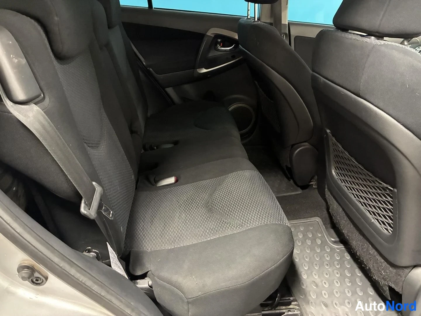 Hopea Toyota RAV4 2007, takaistuimet, kuva 13