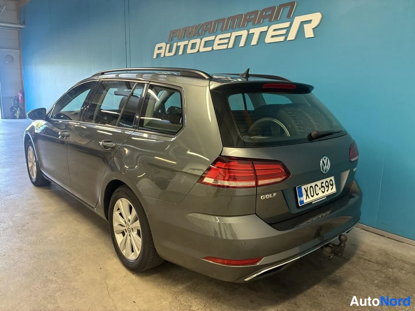 Harmaa Volkswagen Golf Variant 2017, takaviisto, kuva 5