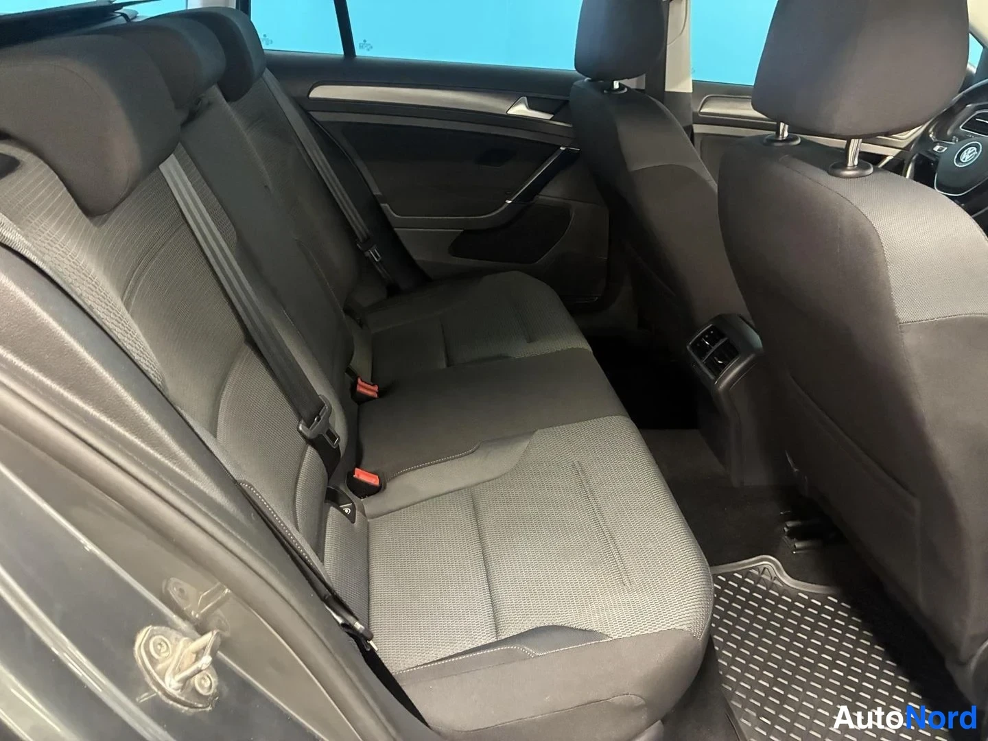Harmaa Volkswagen Golf Variant 2017, takaistuimet, kuva 16