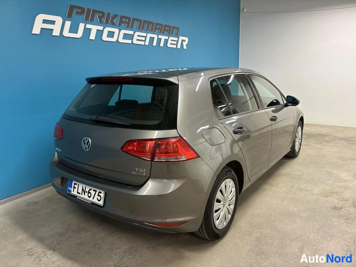 Harmaa Volkswagen Golf 2014, takaviisto, kuva 6