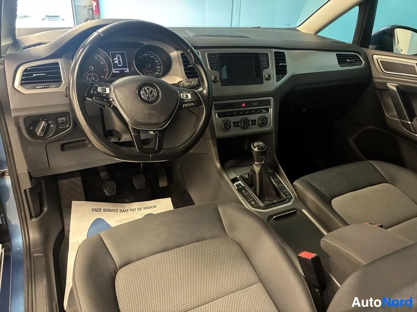 Sininen Volkswagen Golf Sportsvan 2015, ohjaamo, kuva 8