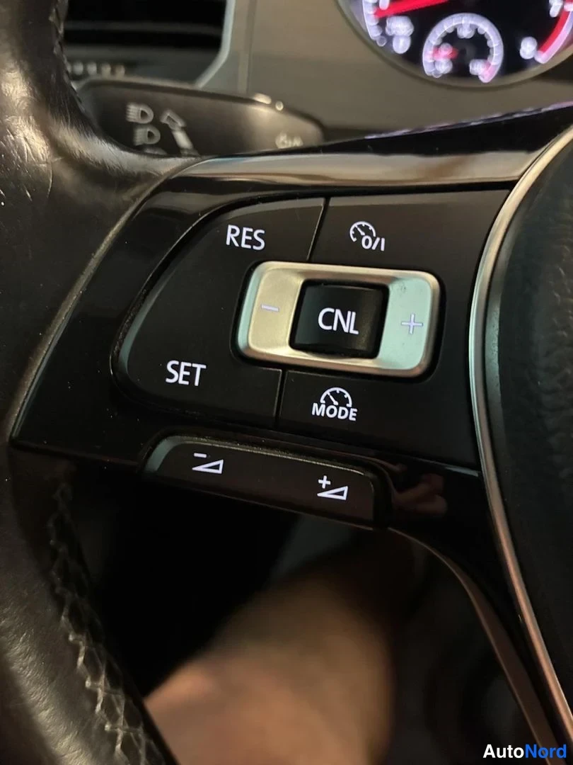 Sininen Volkswagen Golf Sportsvan 2015, yksityiskohta, kuva 18