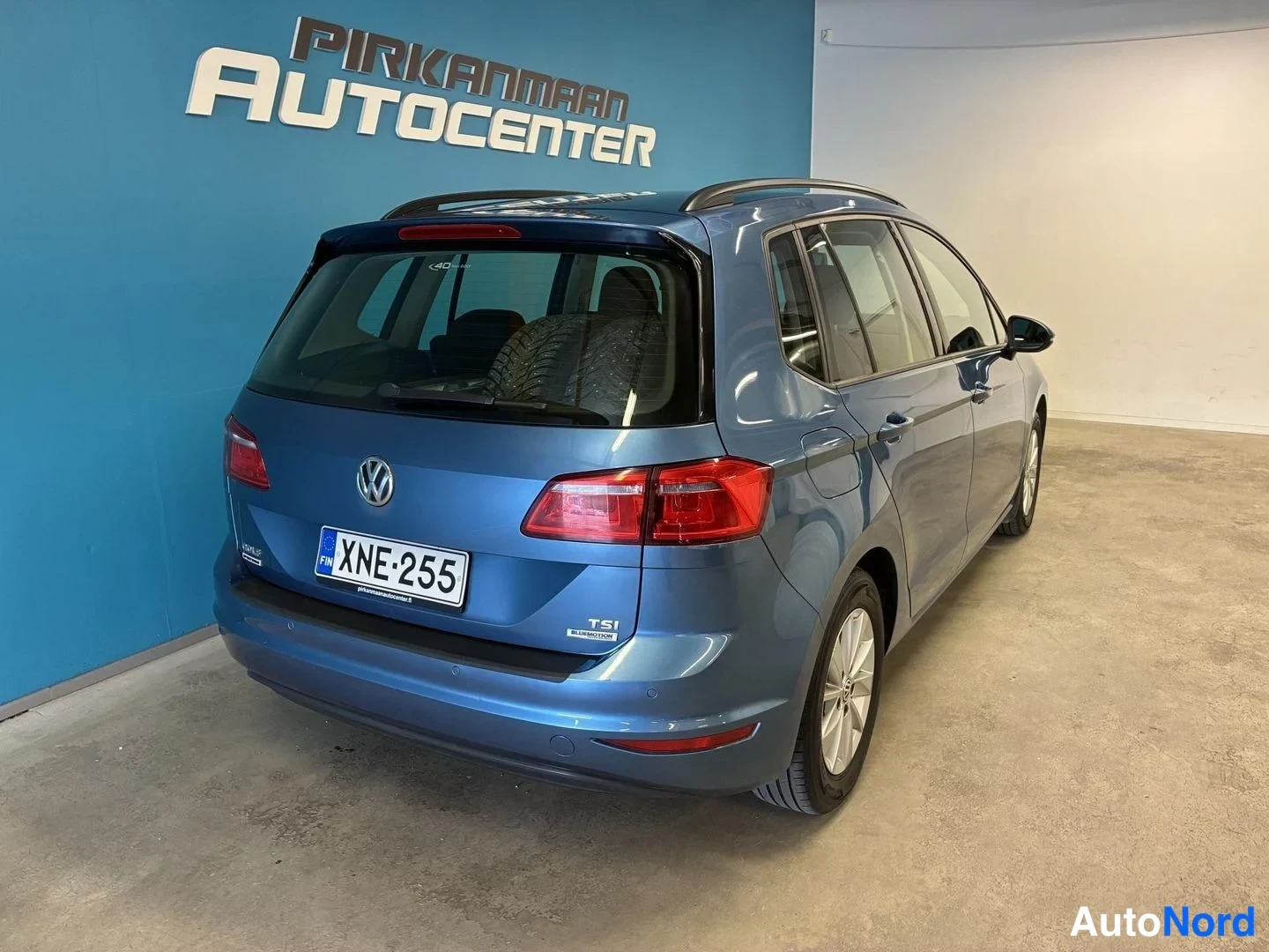 Sininen Volkswagen Golf Sportsvan 2015, takaviisto, kuva 6