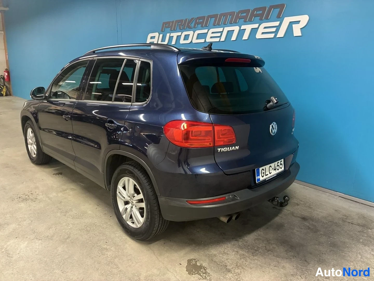 Sininen Volkswagen Tiguan 2014, takaviisto, kuva 5