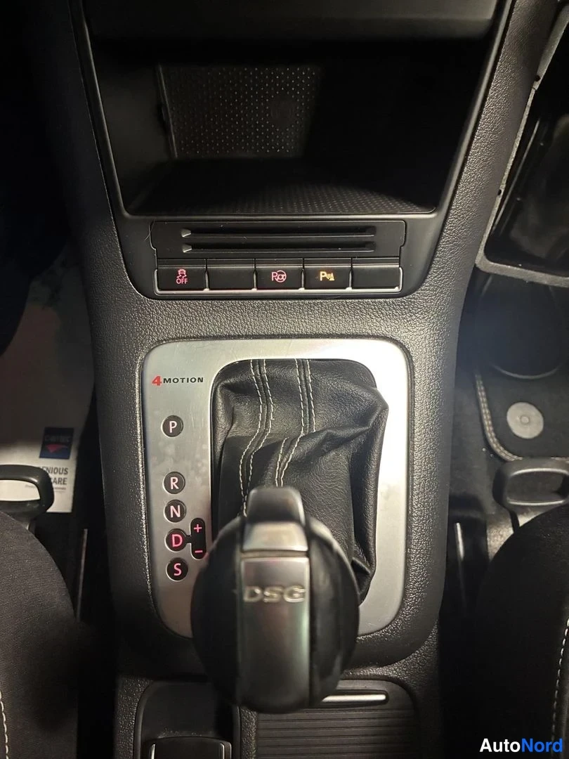 Harmaa Volkswagen Tiguan 2015, yksityiskohta, kuva 18