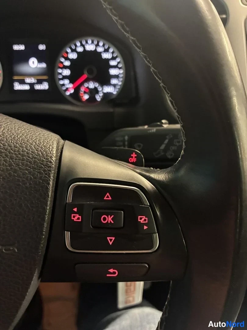 Harmaa Volkswagen Tiguan 2015, yksityiskohta, kuva 20