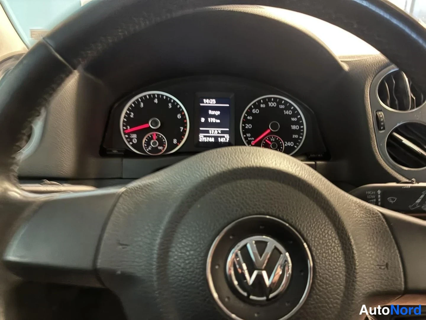 Beige Volkswagen Tiguan 2012, yksityiskohta, kuva 15