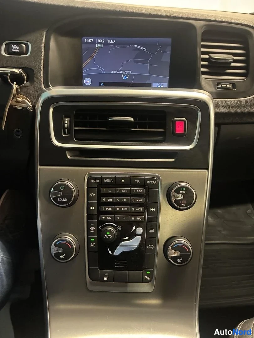 Harmaa Volvo S60 2014, yksityiskohta, kuva 16