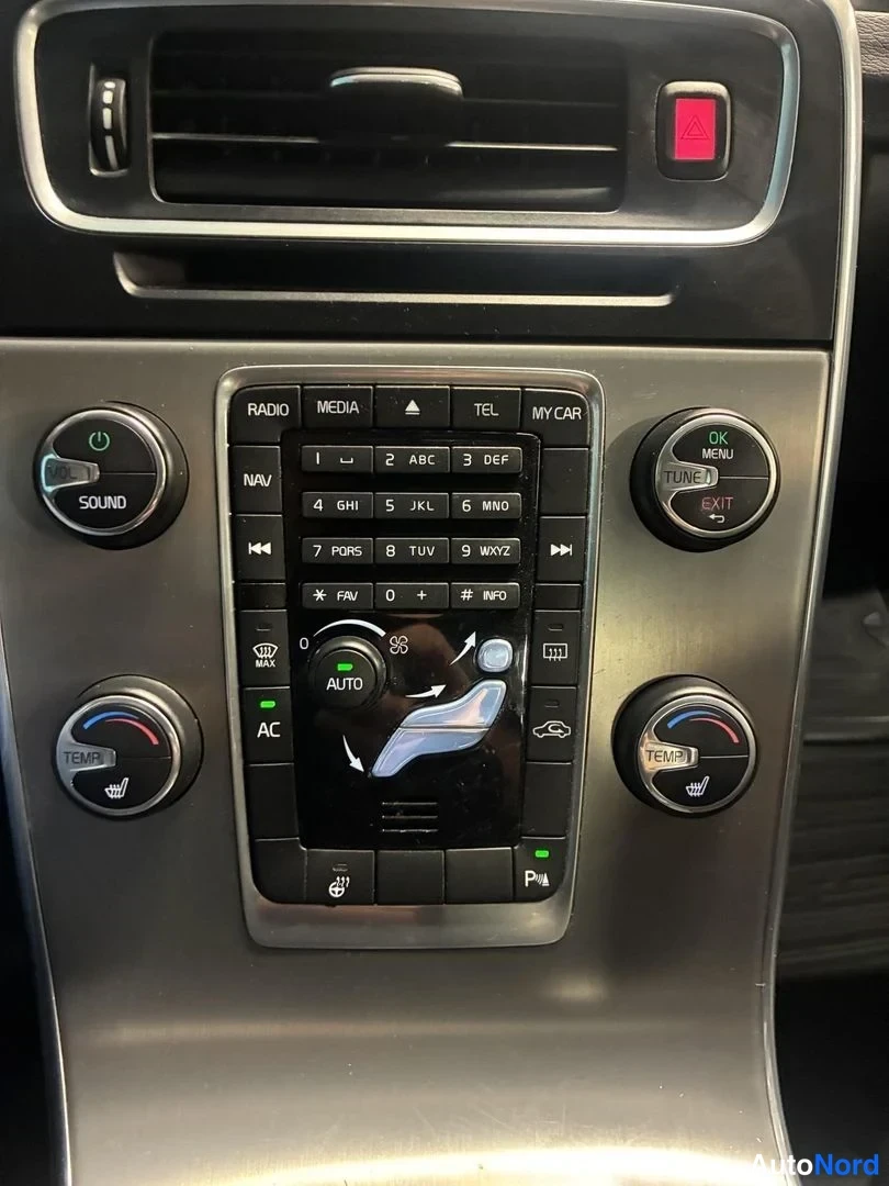 Harmaa Volvo S60 2014, yksityiskohta, kuva 21