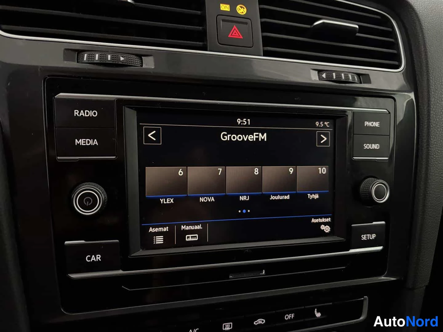 Punainen Volkswagen Golf 2019, kuva 27