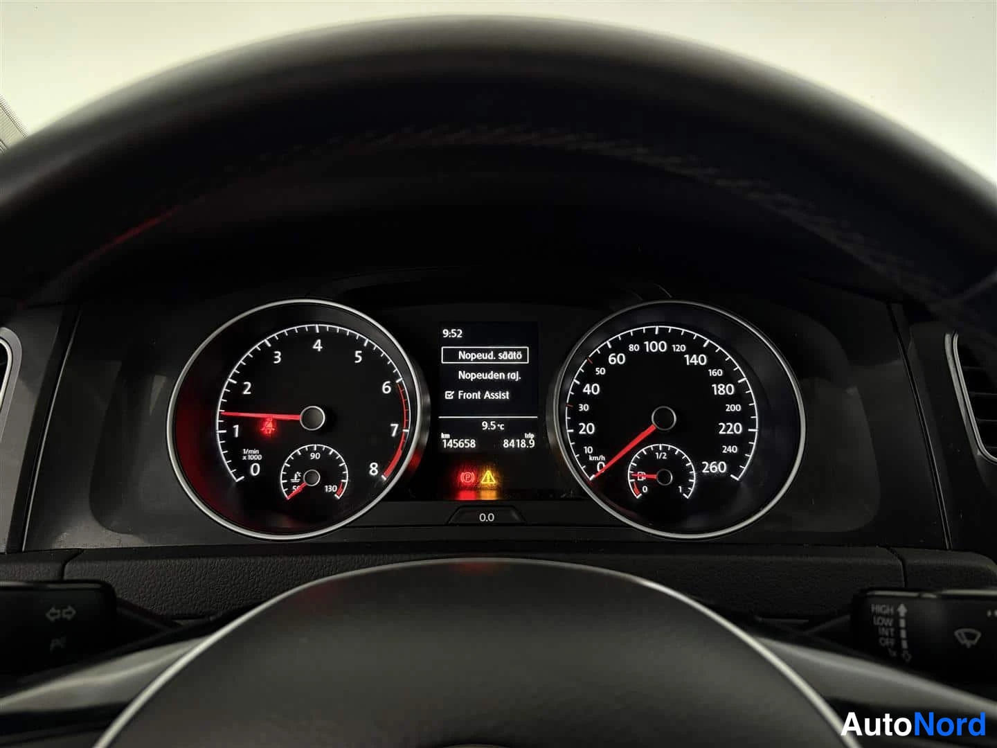 Punainen Volkswagen Golf 2019, kuva 33