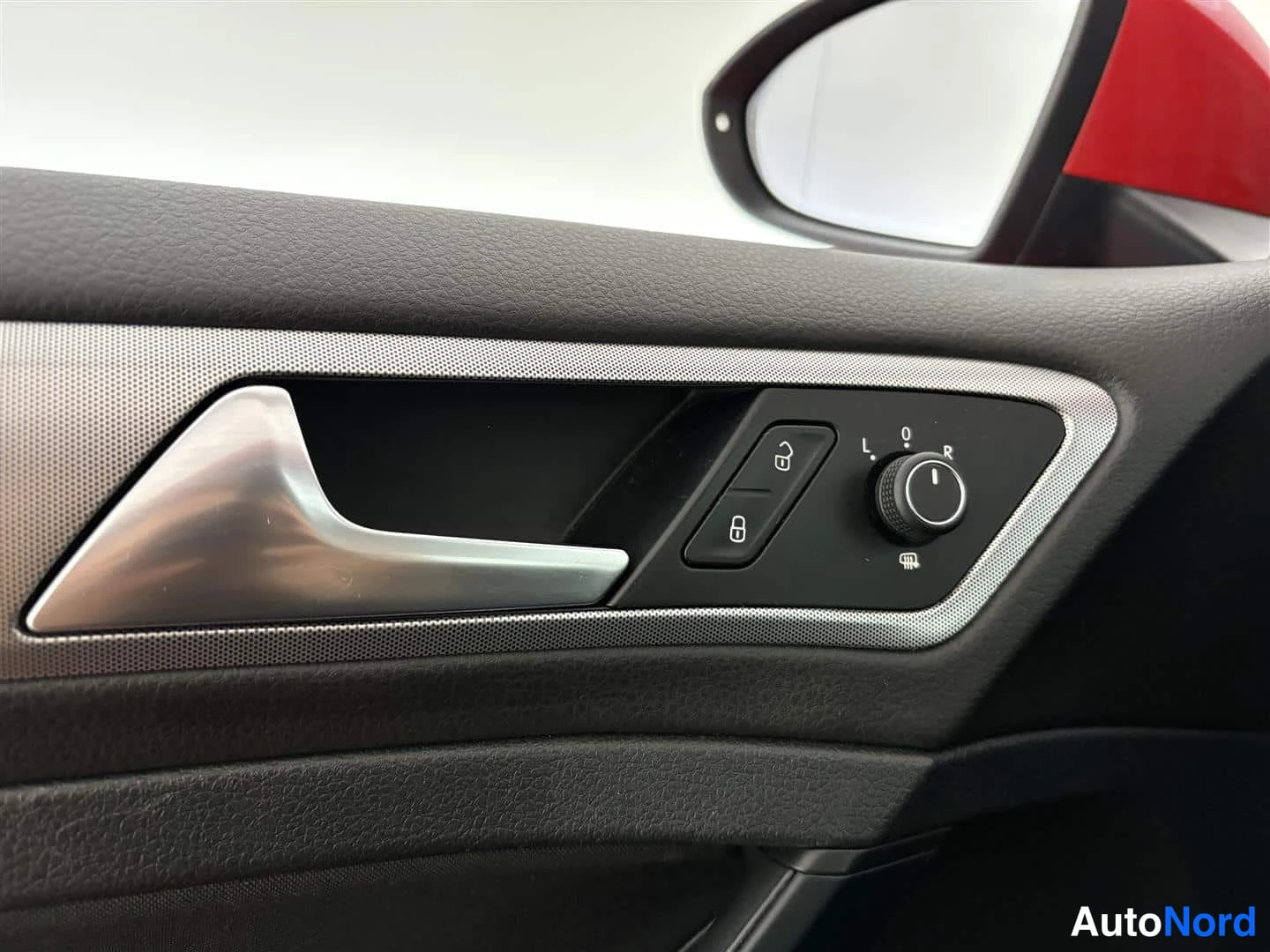 Punainen Volkswagen Golf 2019, kuva 35