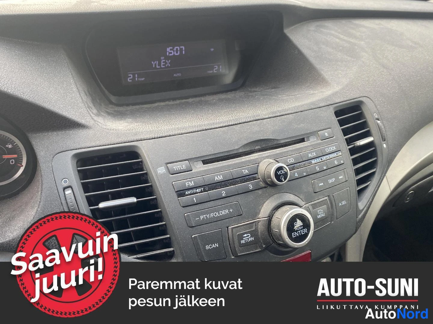 Musta Honda Accord 2011, yksityiskohta, kuva 11