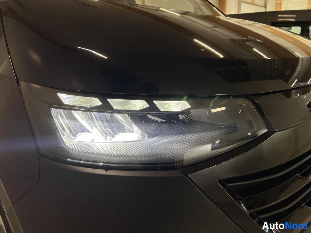 Musta Volkswagen Transporter 2025, yksityiskohta, kuva 14