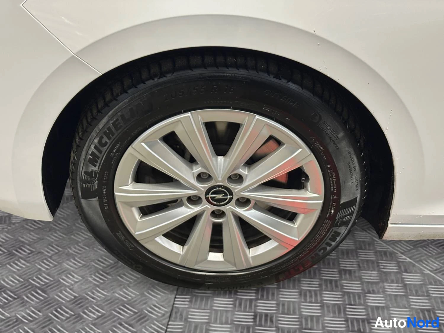 Vit Opel Astra Sports Tourer 2024, detalj, bild 20