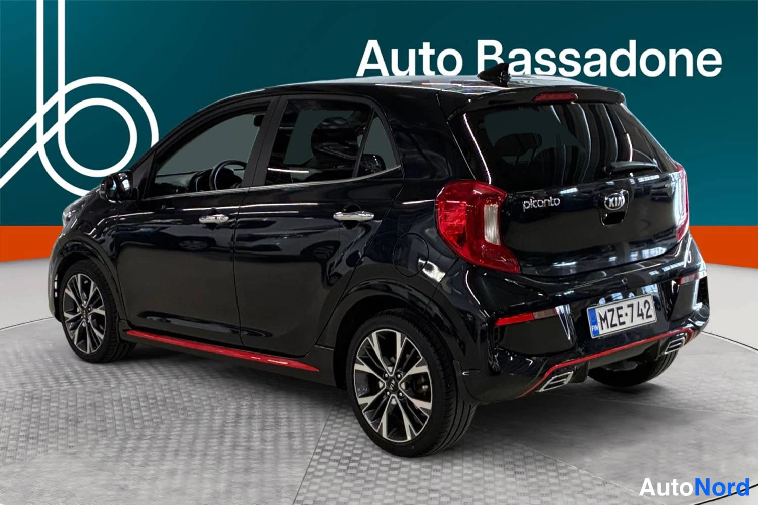 Musta Kia Picanto 2021, takaviisto, kuva 6