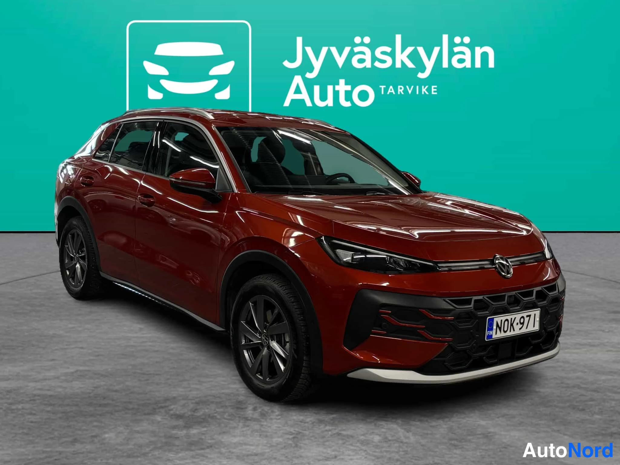 Punainen Volkswagen T-Roc 2026, etuviisto, keula oikealle, kuva 5