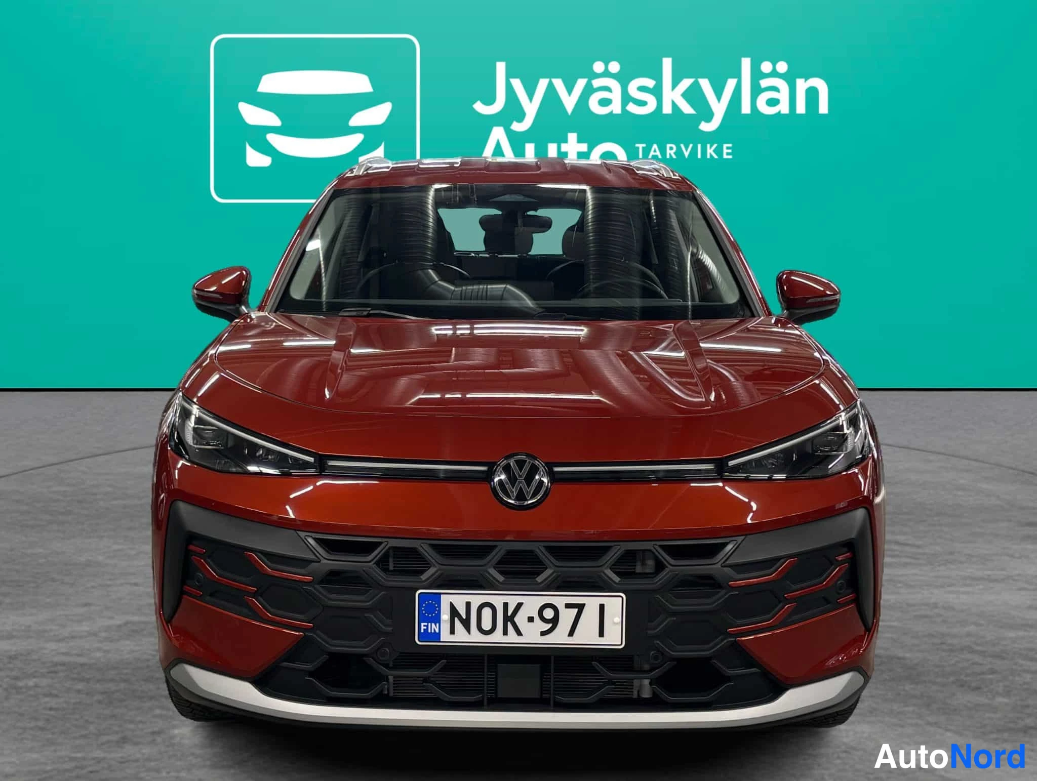 Punainen Volkswagen T-Roc 2026, edestä, kuva 8