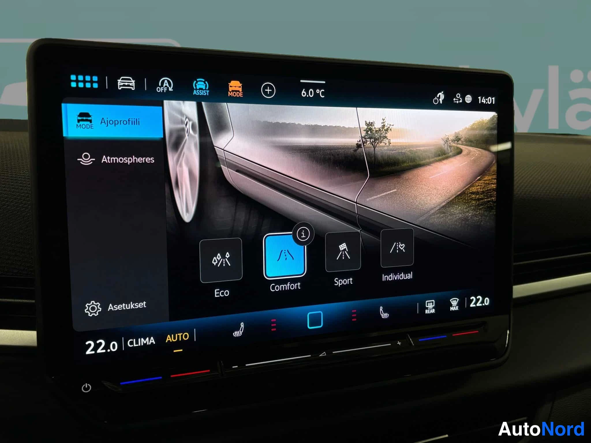 Punainen Volkswagen T-Roc 2026, yksityiskohta, kuva 41