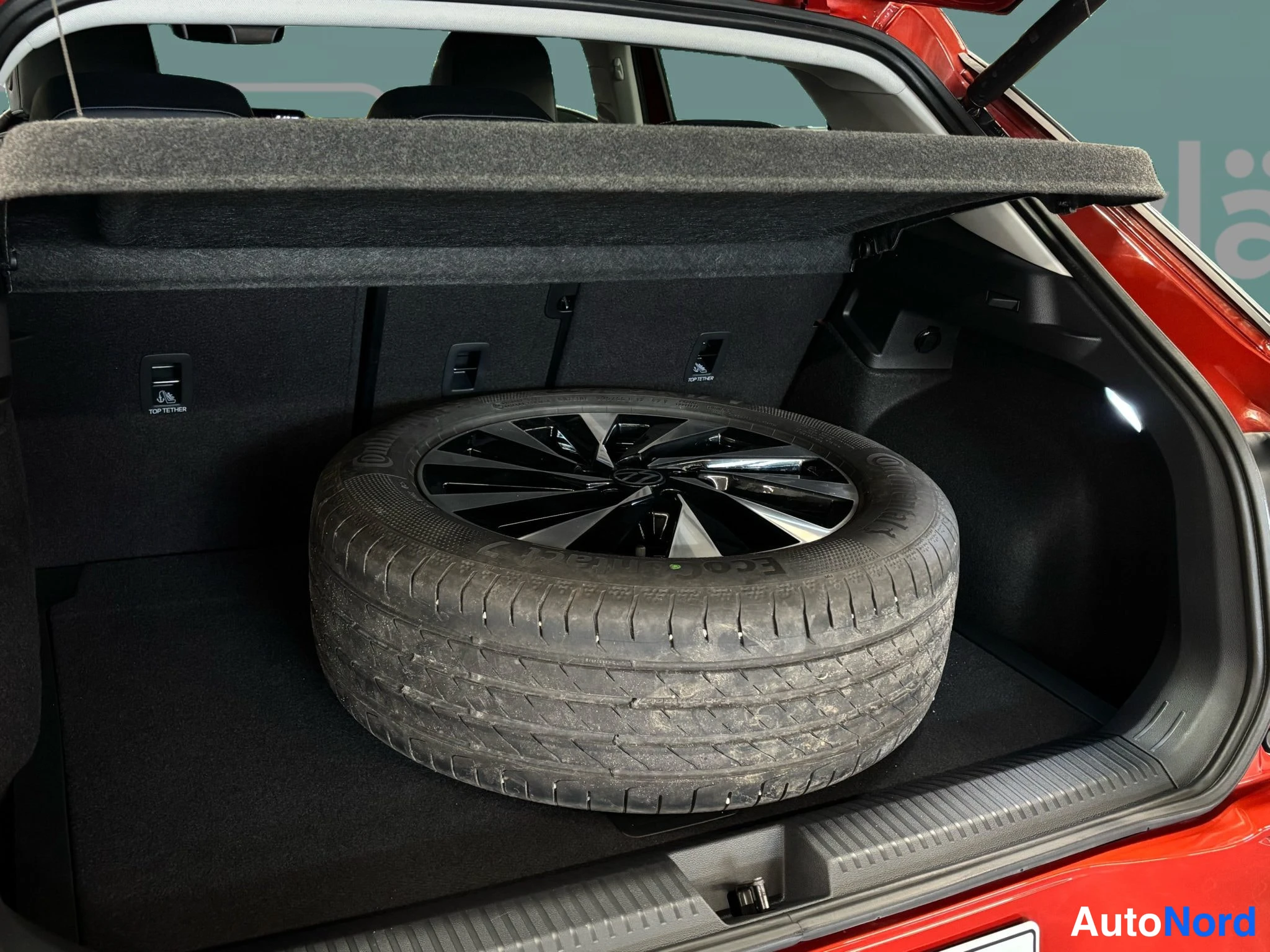 Punainen Volkswagen T-Roc 2026, tavaratila, kuva 31