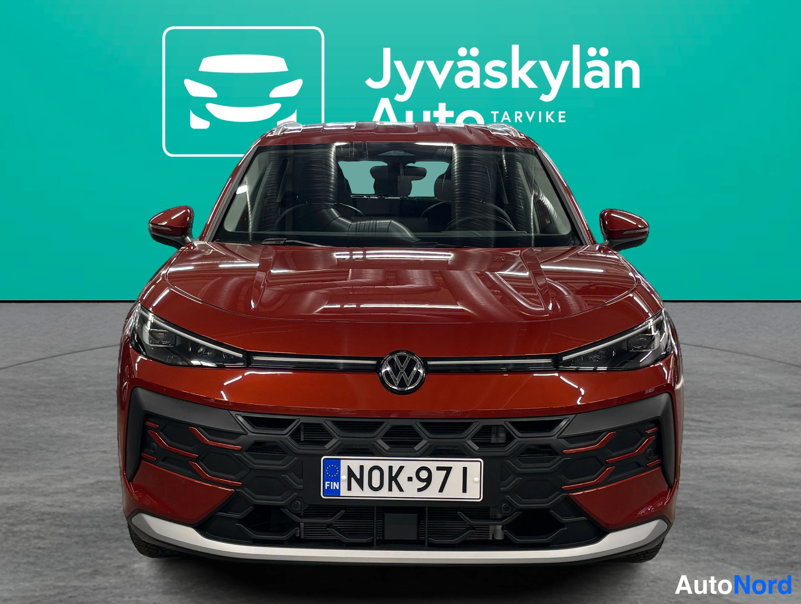Punainen Volkswagen T-Roc 2026, edestä, kuva 9