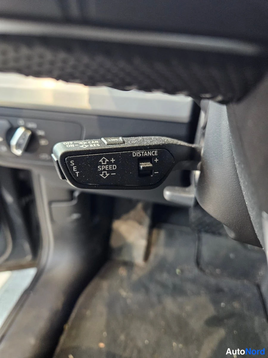 Harmaa Audi Q5 2020, yksityiskohta, kuva 8