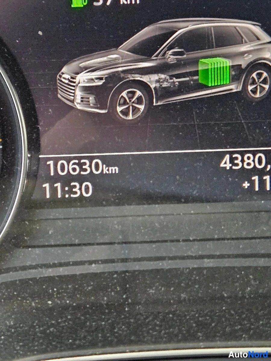 Harmaa Audi Q5 2020, yksityiskohta, kuva 9