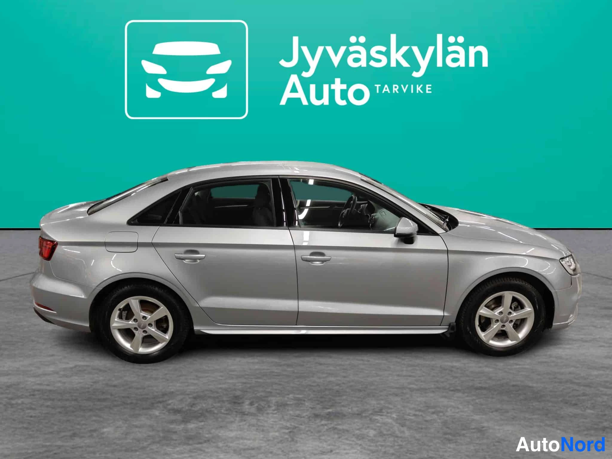 Silver Audi A3 2017, front three-quarter, nose to the right, photo 5