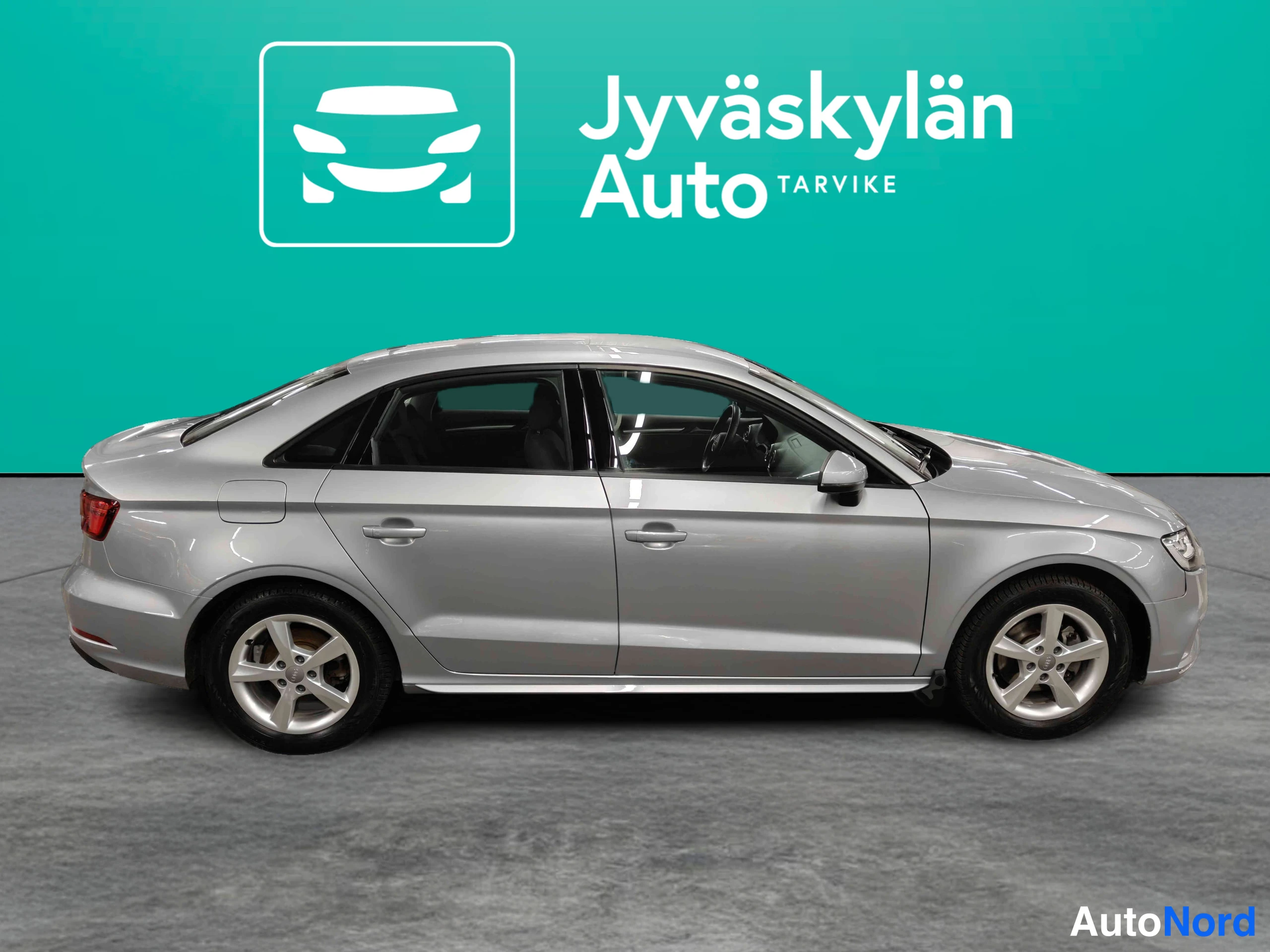 Silver Audi A3 2017, front three-quarter, nose to the right, photo 6