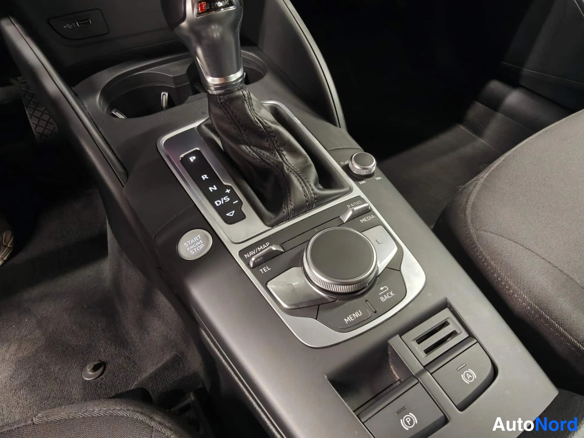 Silver Audi A3 2017, detail, photo 29