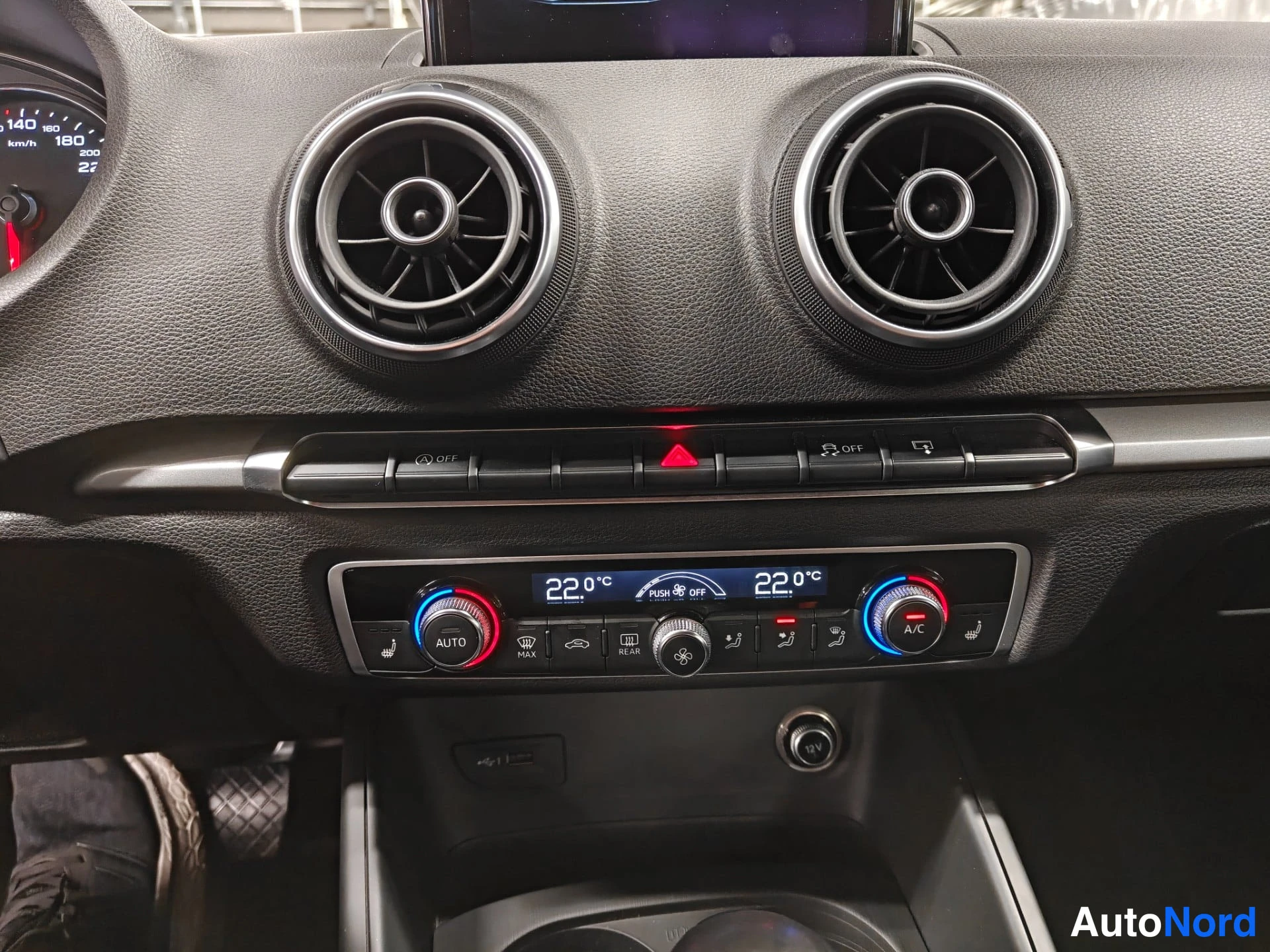 Silver Audi A3 2017, detail, photo 30