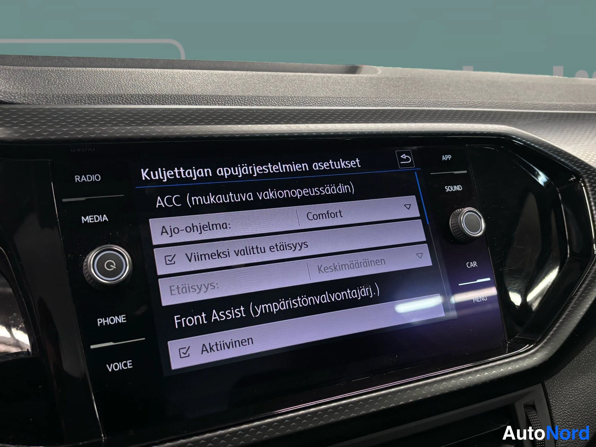 Valkoinen Volkswagen T-Cross 2021, yksityiskohta, kuva 17