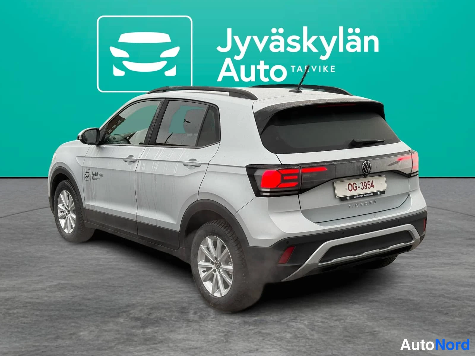 Harmaa Volkswagen T-Cross 2026, takaviisto, kuva 4