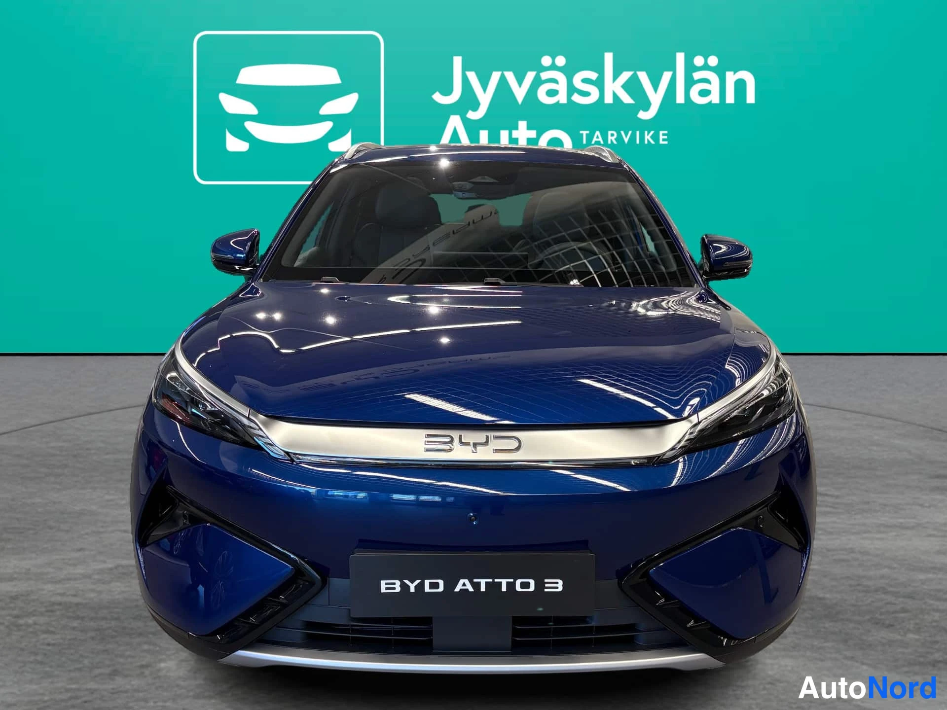 Sininen BYD Atto 3 2026, edestä, kuva 3