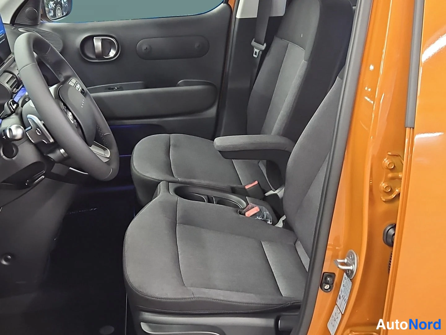 Oranssi Hyundai Inster 2026, etuistuimet, kuva 15