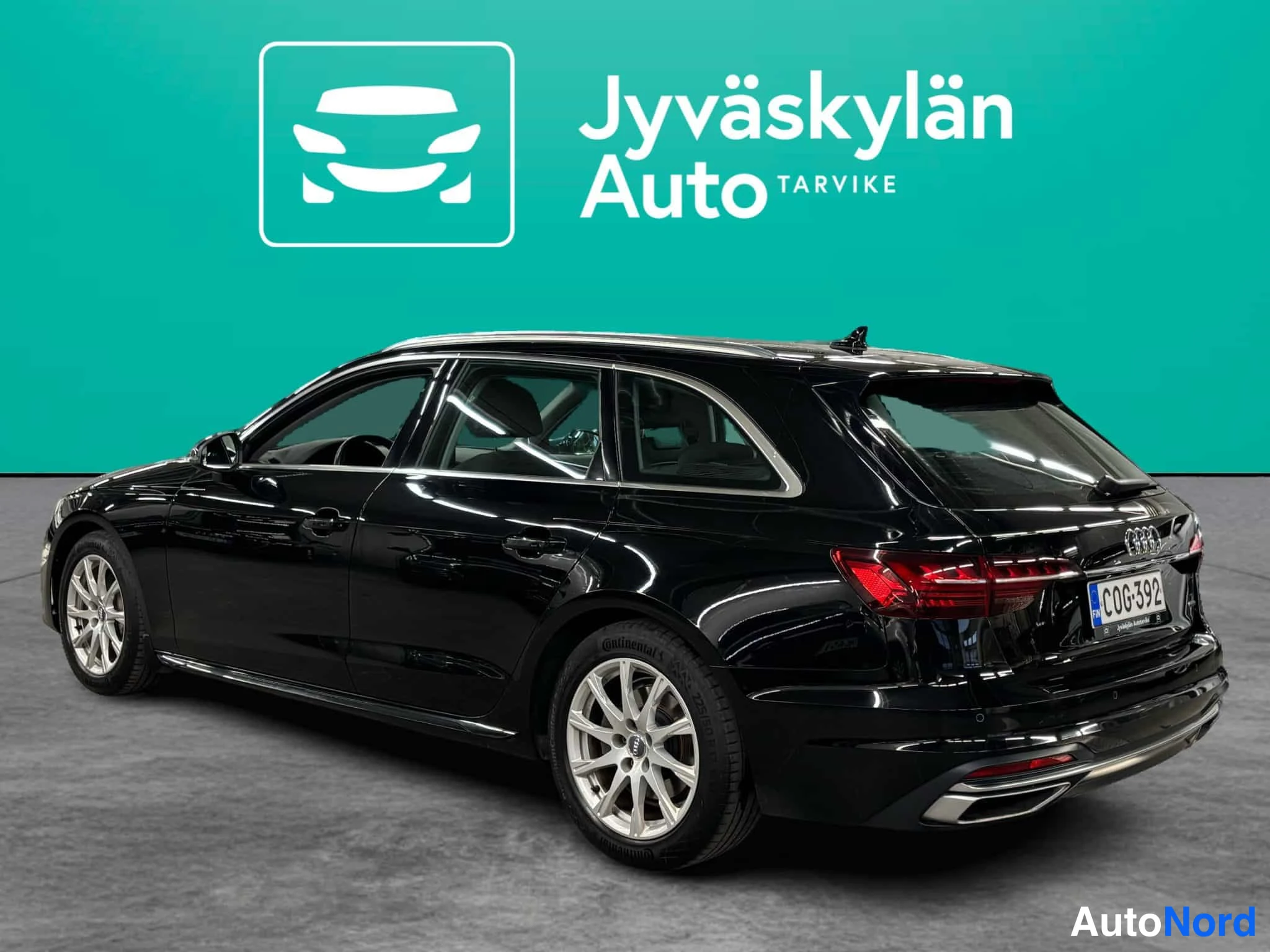 Musta Audi A4 2020, takaviisto, kuva 9