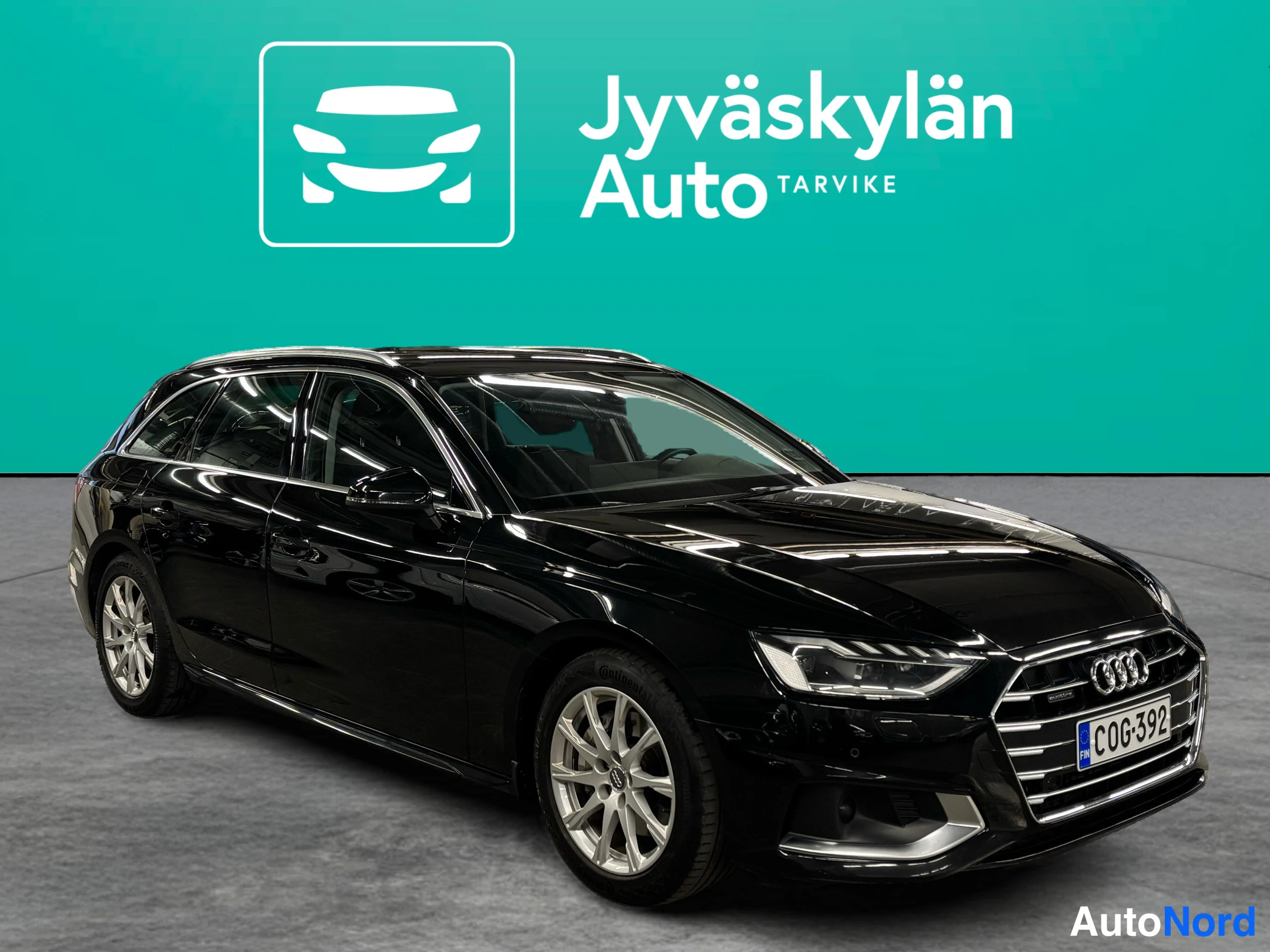 Musta Audi A4 2020, etuviisto, keula oikealle, kuva 3