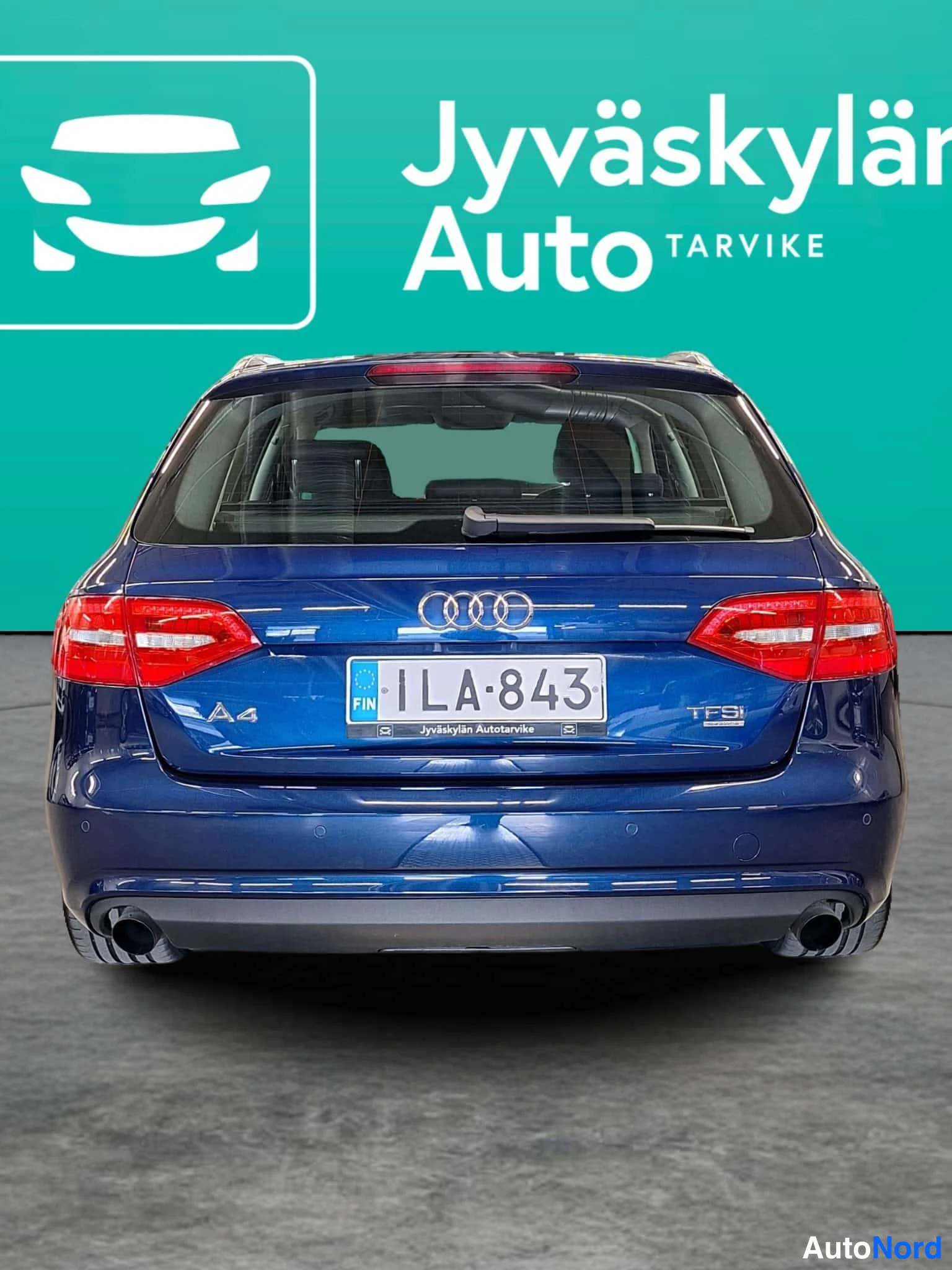 Sininen Audi A4 2013, takaa, kuva 17