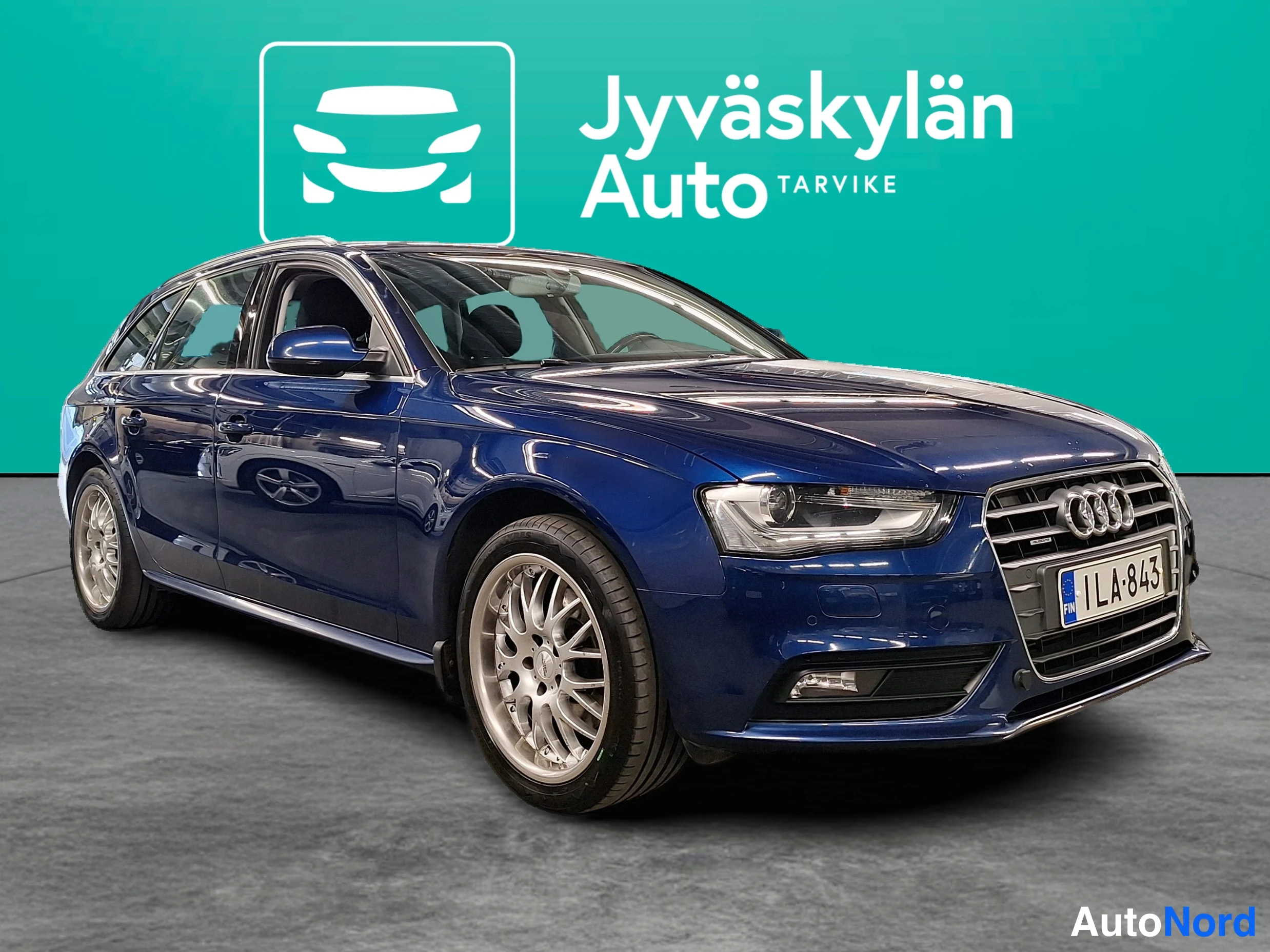 Sininen Audi A4 2013, etuviisto, keula oikealle, kuva 6