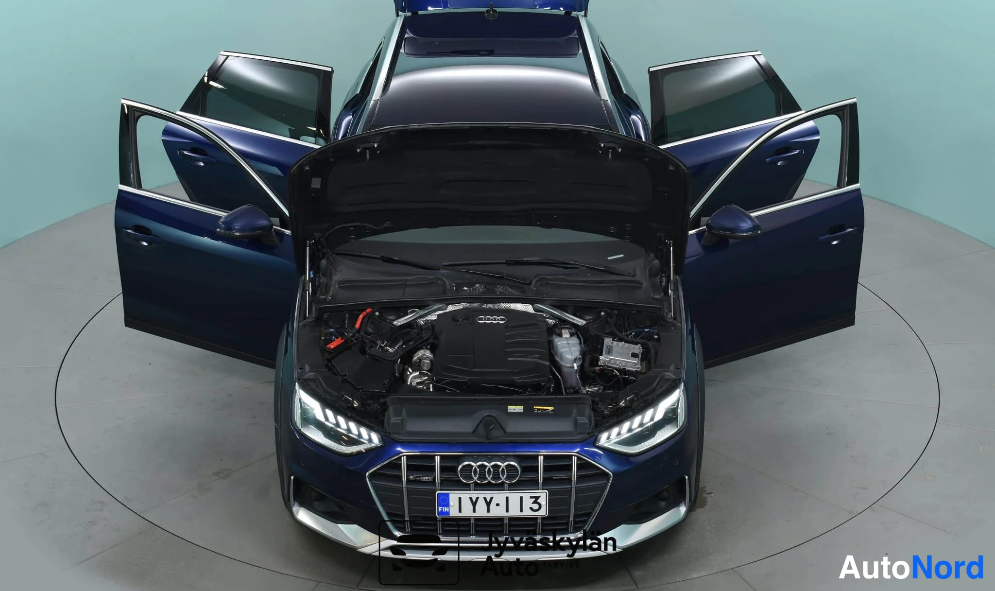 Sininen Audi A4 allroad quattro 2021, edestä, kuva 12