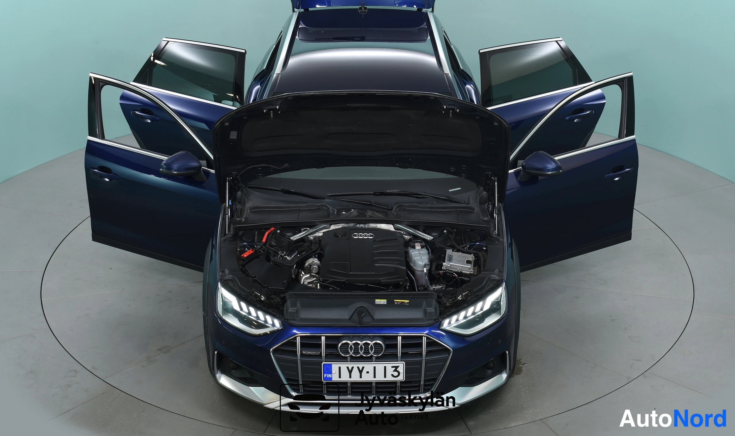 Sininen Audi A4 allroad quattro 2021, moottoritila, kuva 36