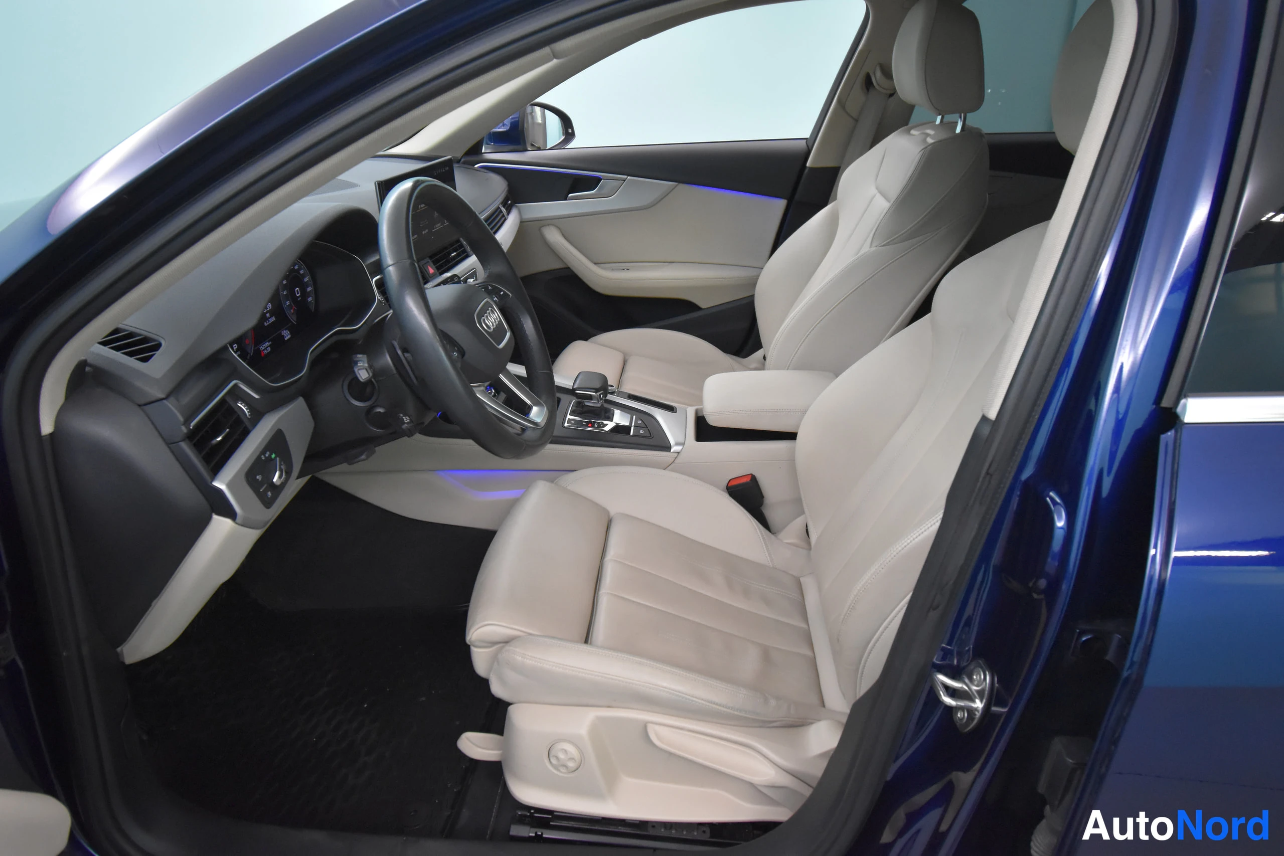 Sininen Audi A4 allroad quattro 2021, etuistuimet, kuva 29