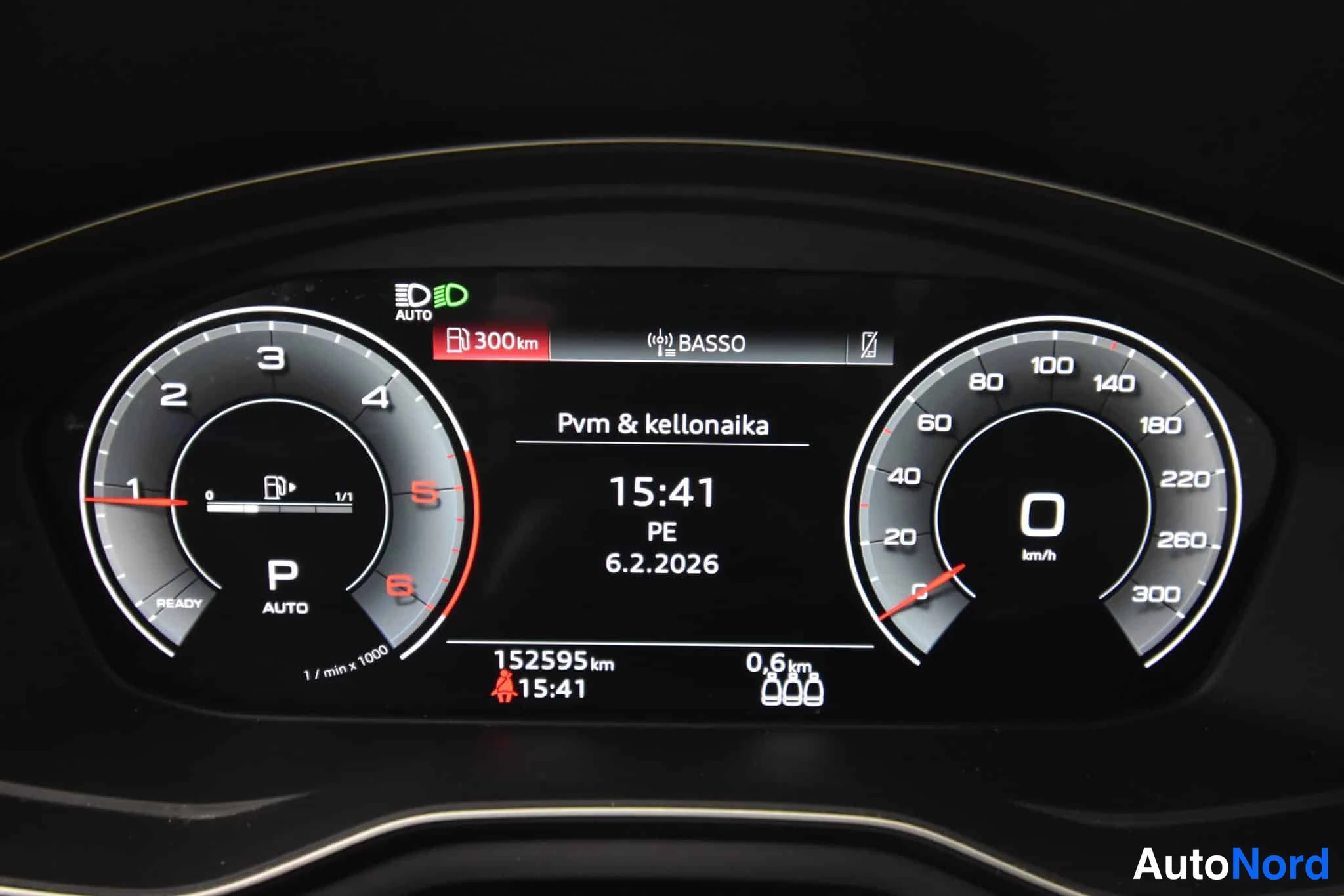 Sininen Audi A4 allroad quattro 2021, yksityiskohta, kuva 37