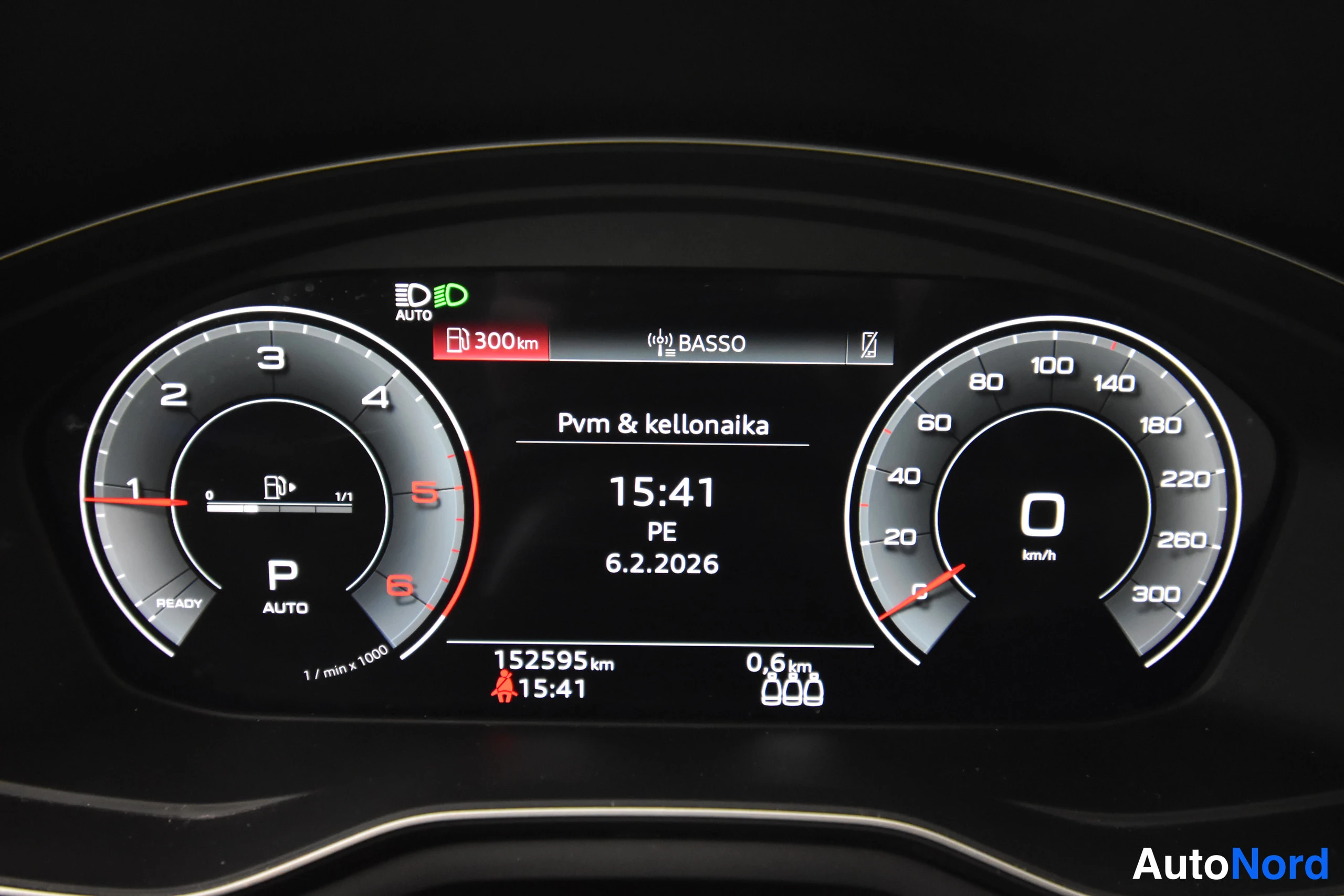 Sininen Audi A4 allroad quattro 2021, yksityiskohta, kuva 38