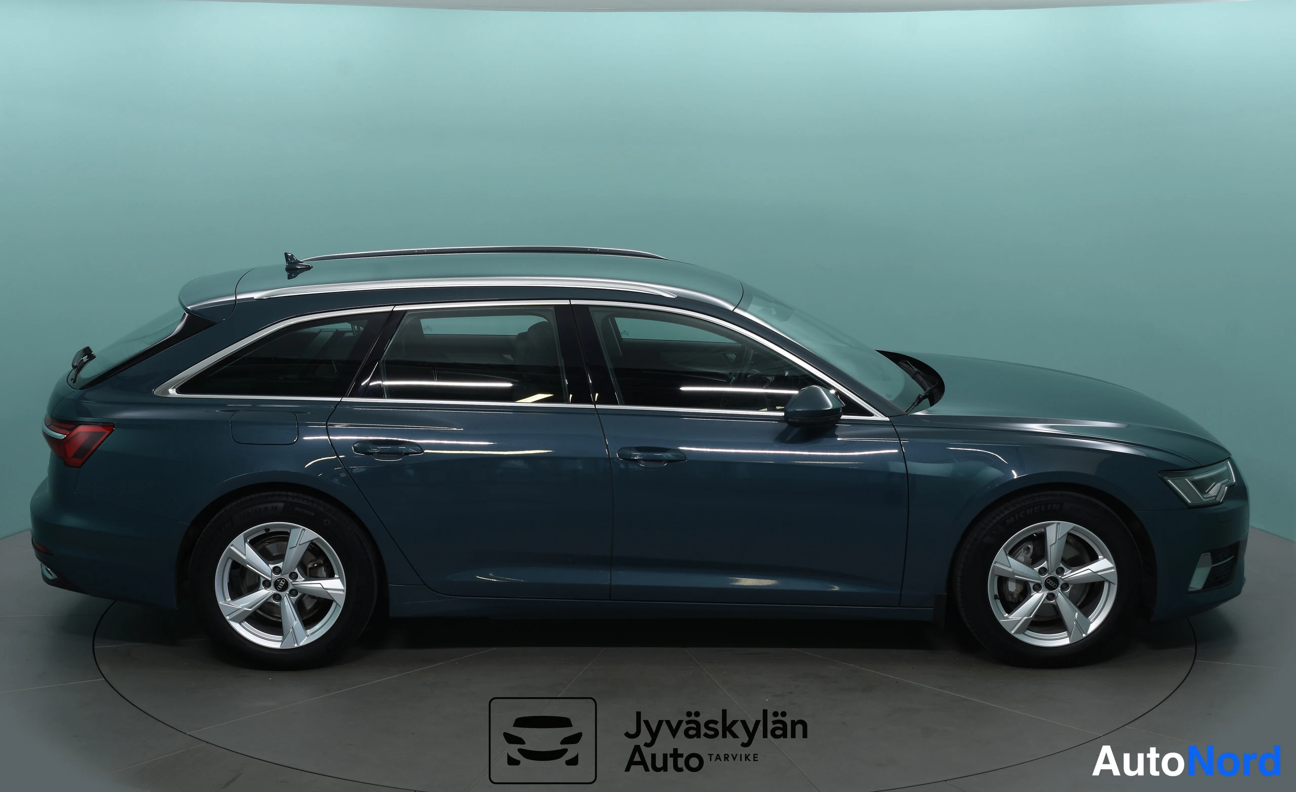 Vihreä Audi A6 2020, sivulta, kuva 7