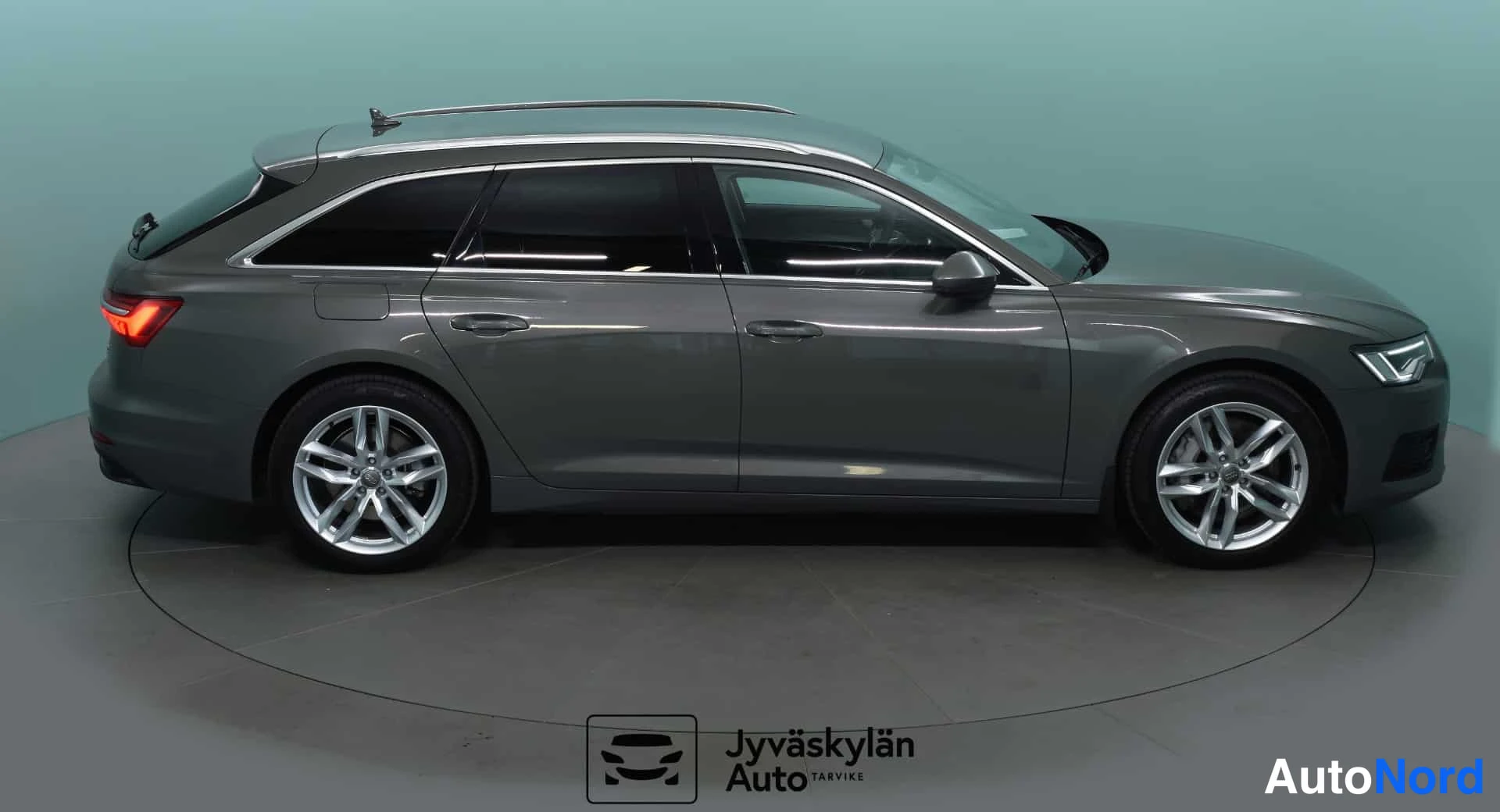 Harmaa Audi A6 2024, etuviisto, keula oikealle, kuva 2