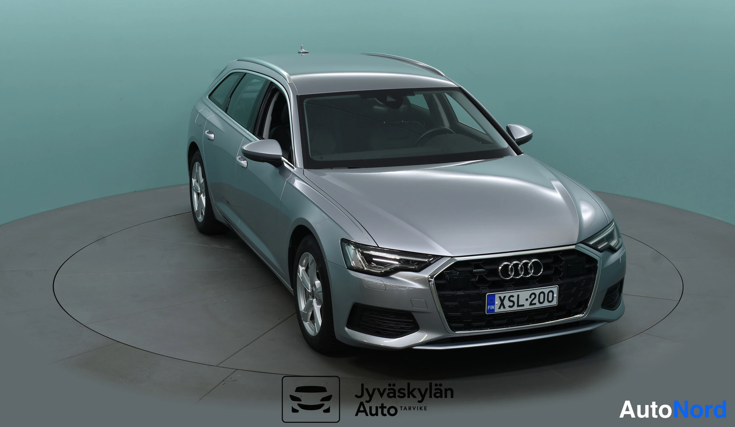 Hopea Audi A6 Avant 2024, etuviisto, keula oikealle, kuva 4