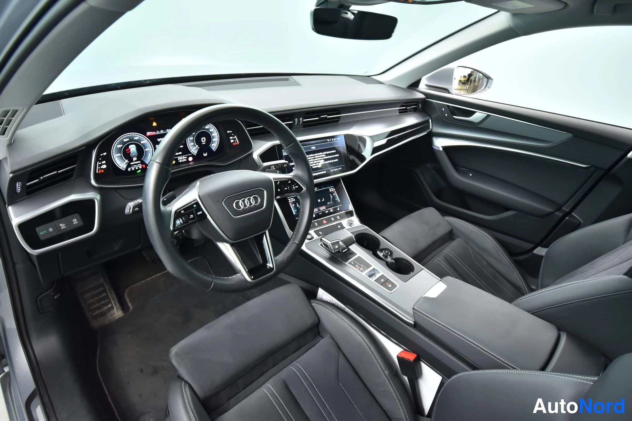 Hopea Audi A6 Avant 2024, ohjaamo, kuva 22