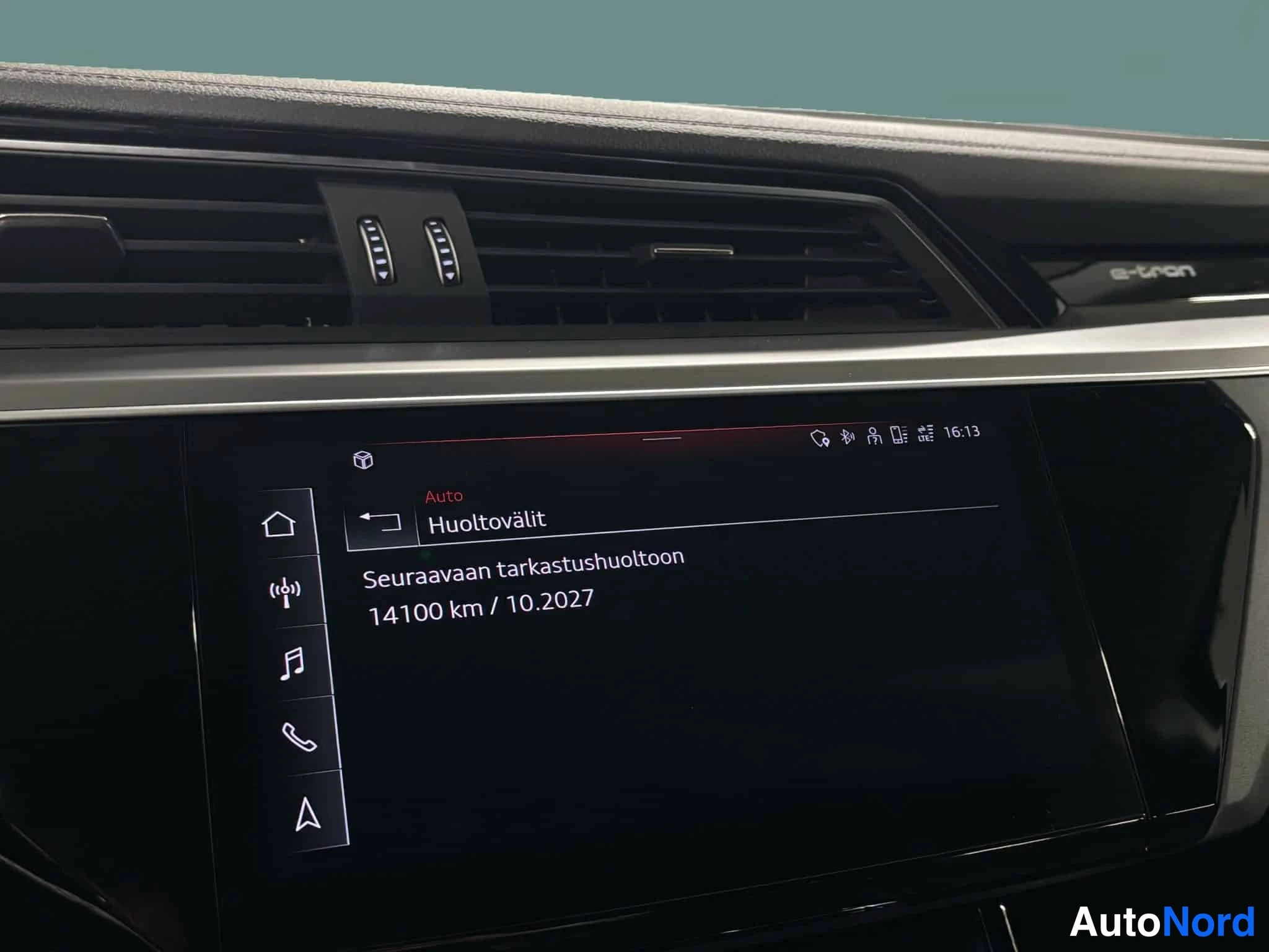 Valkoinen Audi e-tron 2022, yksityiskohta, kuva 37