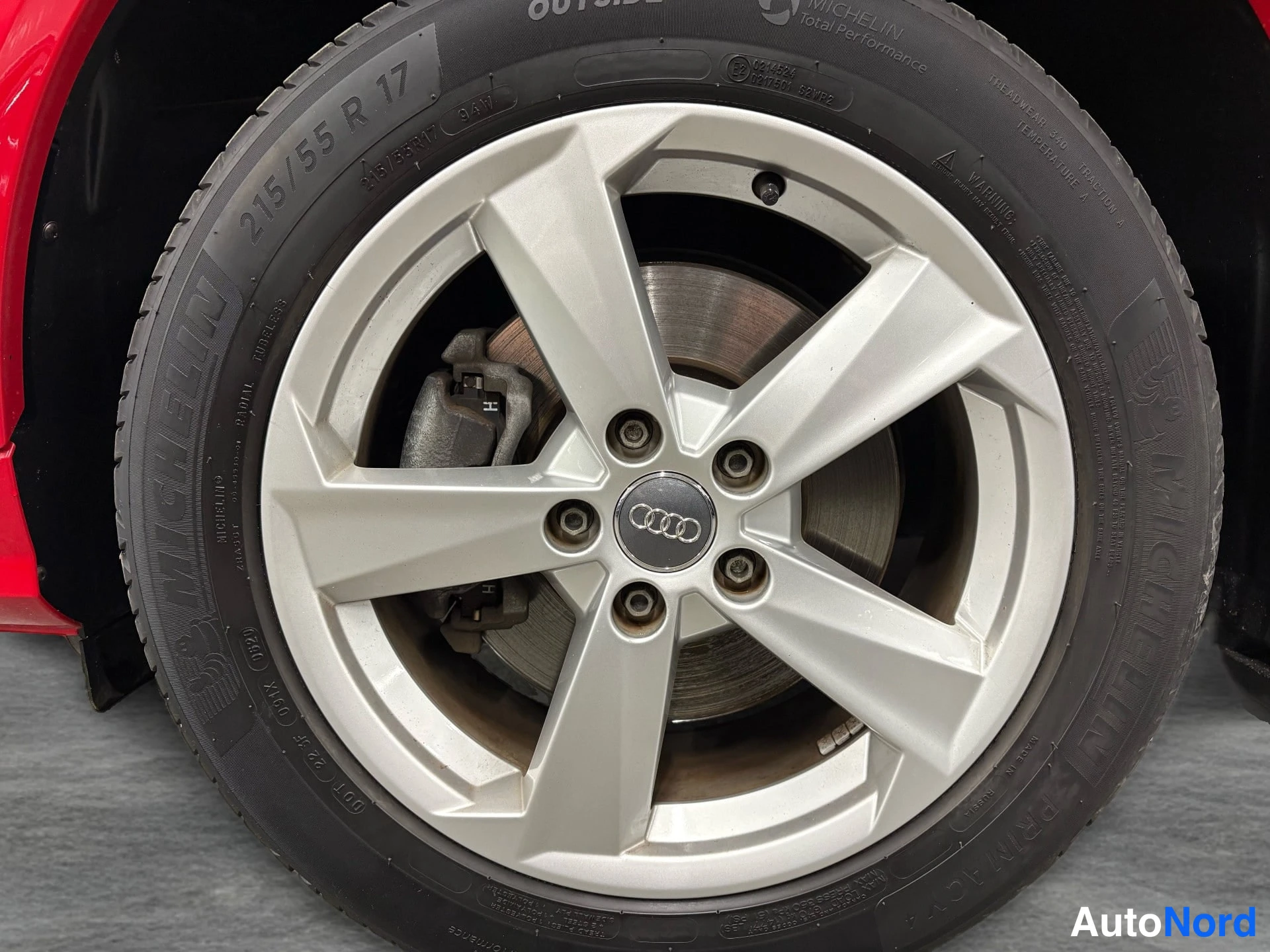 Red Audi Q2 2018, detail, photo 15